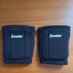 Franklin Volleyball Contoured Black Knee Pads Adult One Size